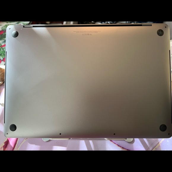 Nearly new Apple MacBook Pro - Picture 3 of 6